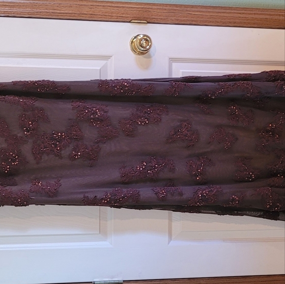Formal dress - Picture 3 of 8